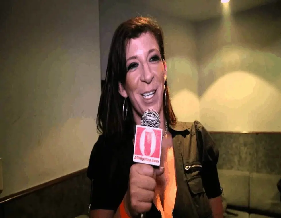 Video: #SaraJay Chops It Up With #AllHipHop + Takes The L With '#CoCo' Parody