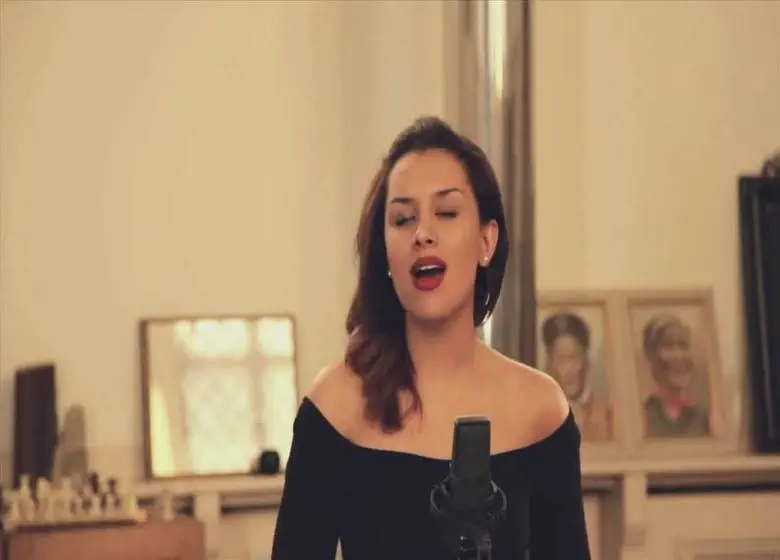 Video: @SerenaSoya Performs 