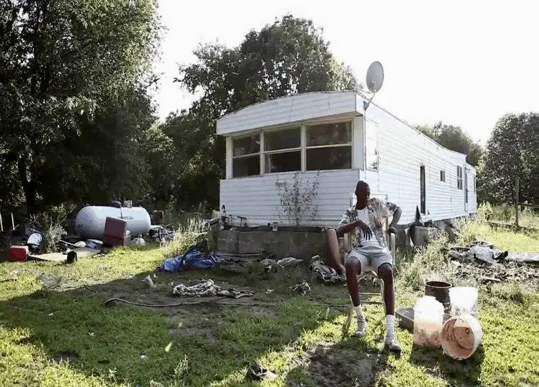 Video: Wteve Baker (@BakerLovesGirls) » Tree Haus [@DestroyStacy @EZBeazy @Elevator_]