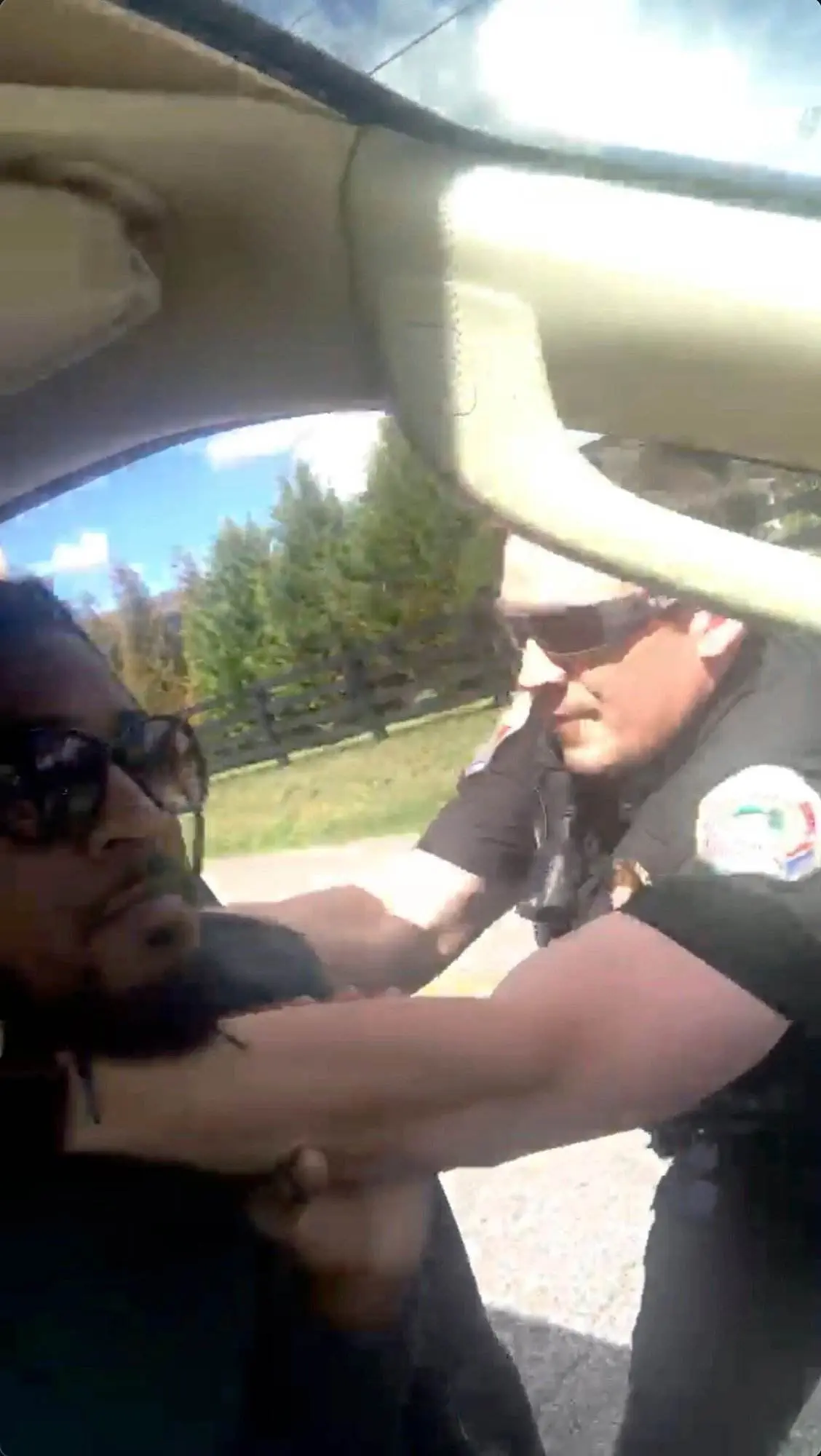 White cop uses taser on black doordash delivery driver