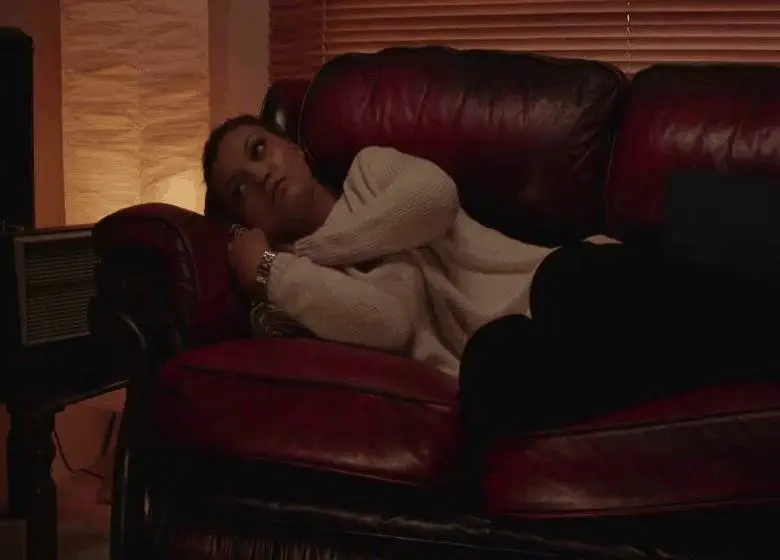 Video: Roxanne L Jones (@RoxyLJ) » Living A Lie [Dir. @RolaProductions]